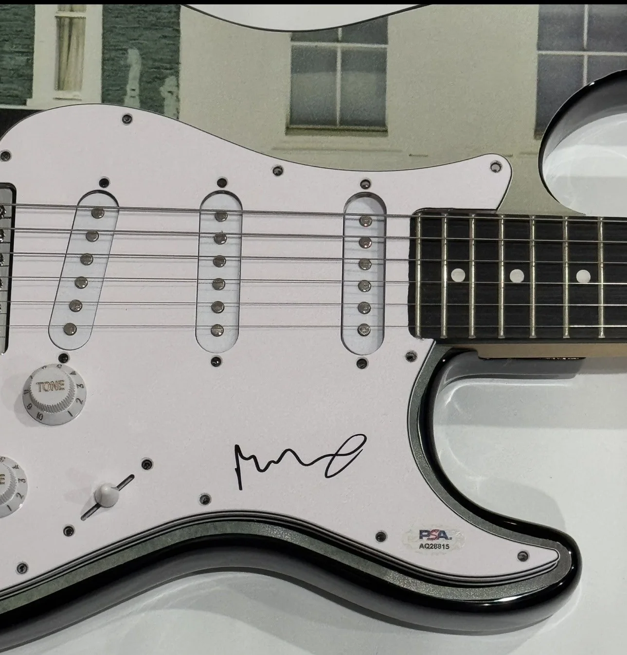 MARCUS MUMFORD SIGNED CUSTOM MUMFORD & SONS SIGH NO MORE ELECTRIC GUITAR PSA COA, image 2