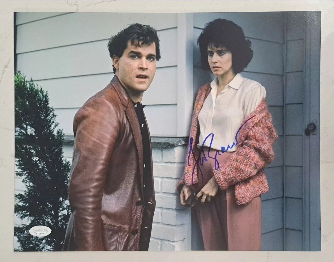 LORRAINE BRACCO as KAREN HILL w/ Ray Liotta Premium Goodfellas 11x14 Photo JSA, изображение 2