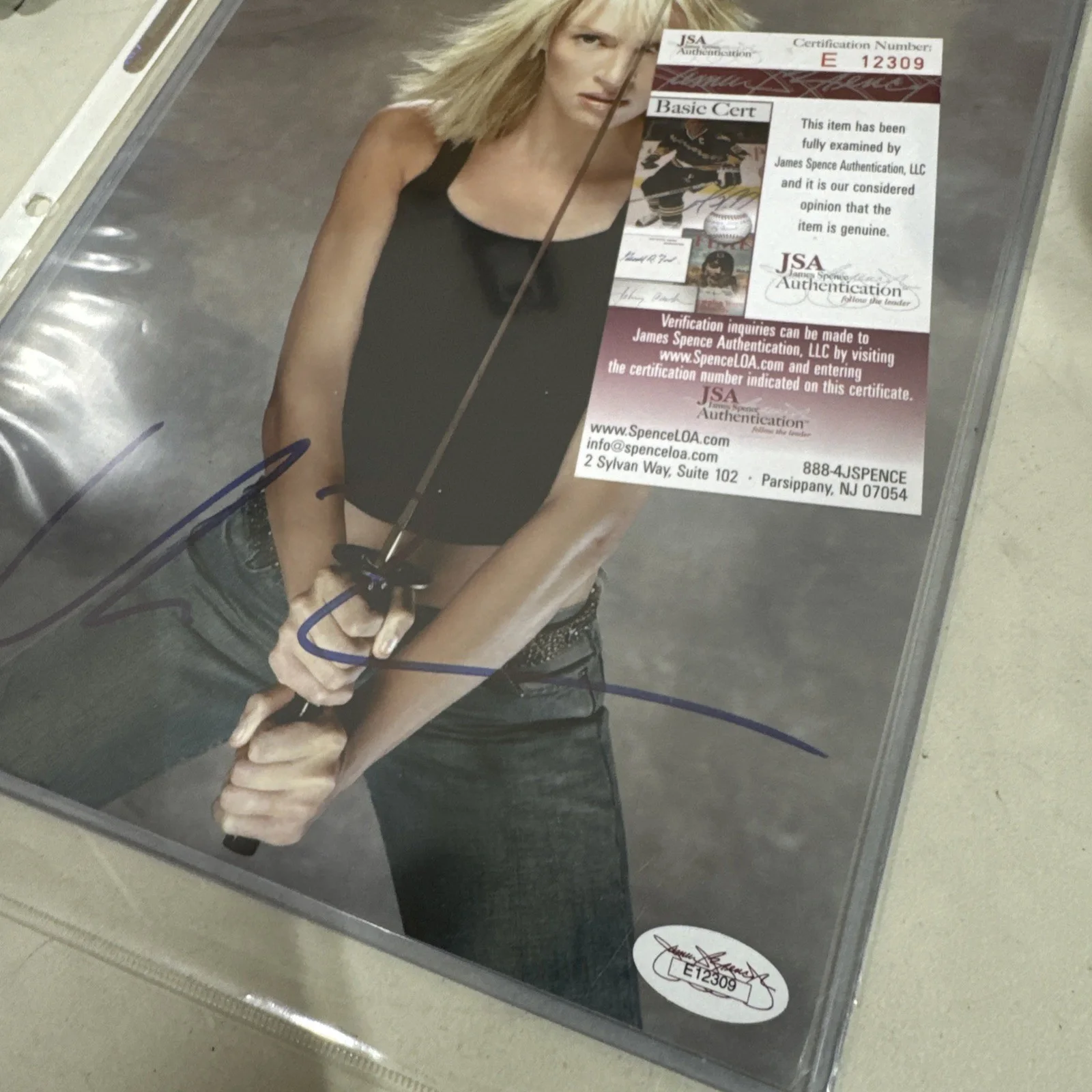 Uma Thurman Signed Autograph, изображение 3