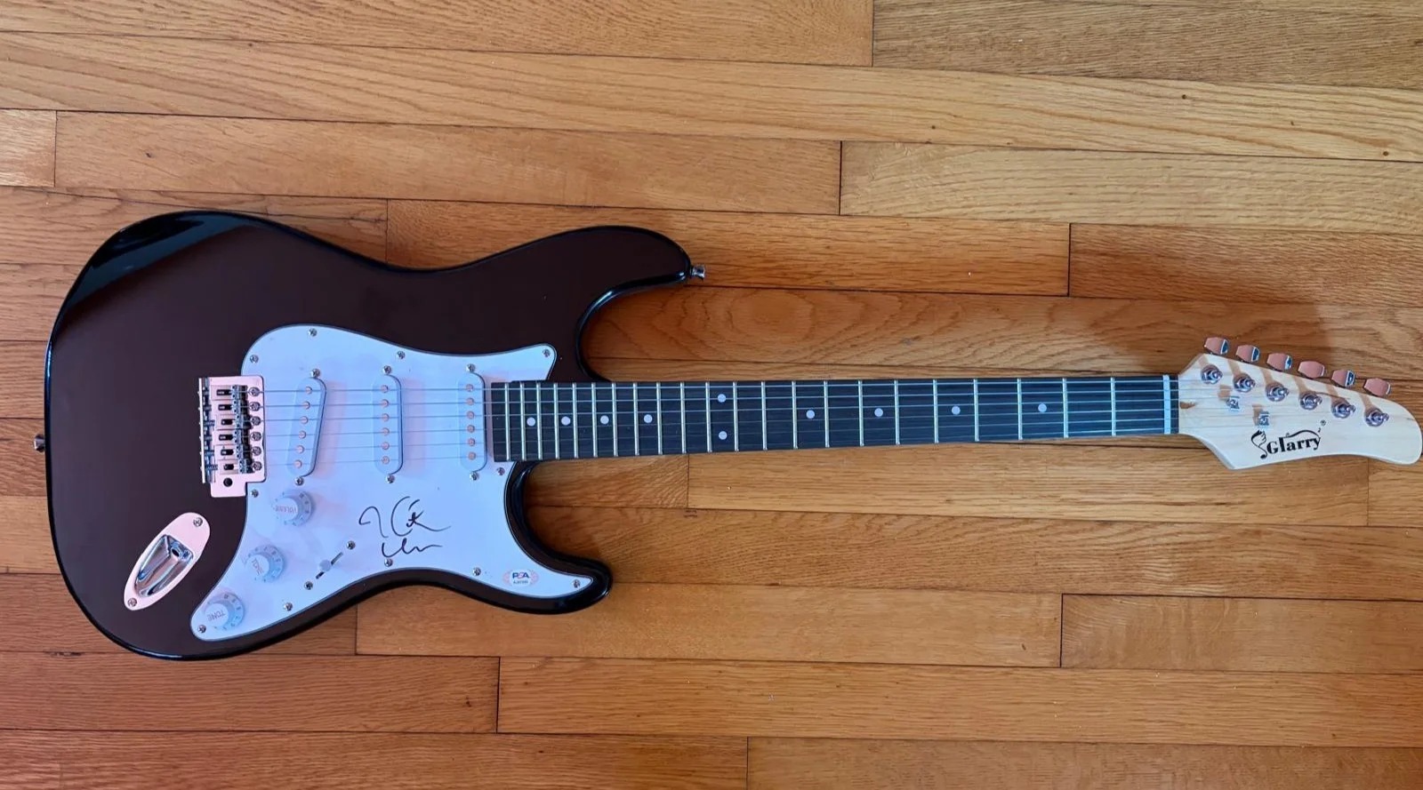 KEITH URBAN — KEITH URBAN SIGNED AUTOGRAPHED STRATOCASTER GUITAR COUNTRY SINGER LET IT ROL PSA, image 2