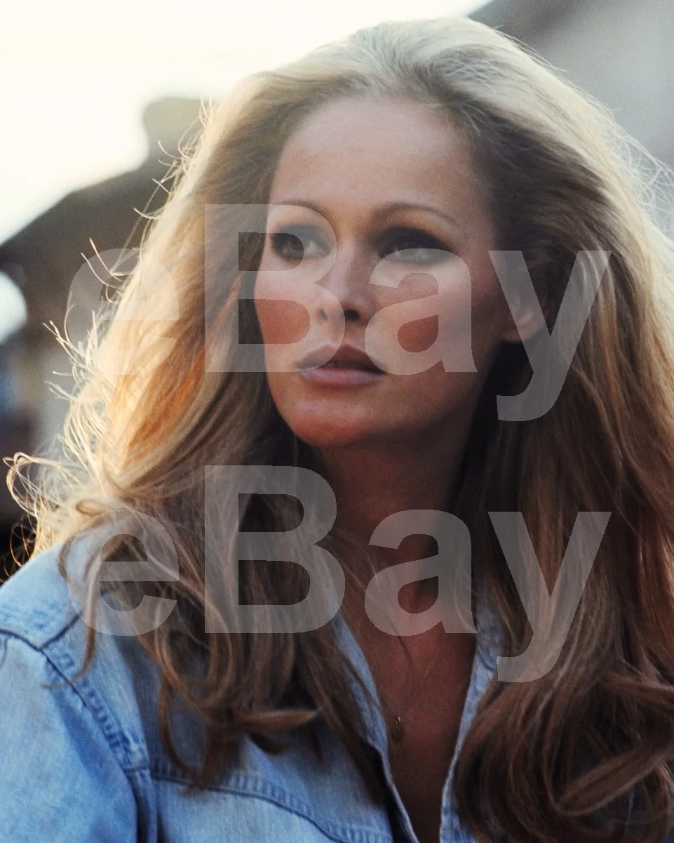 Ursula Andress 16x12 Photo Poster Print, изображение 4