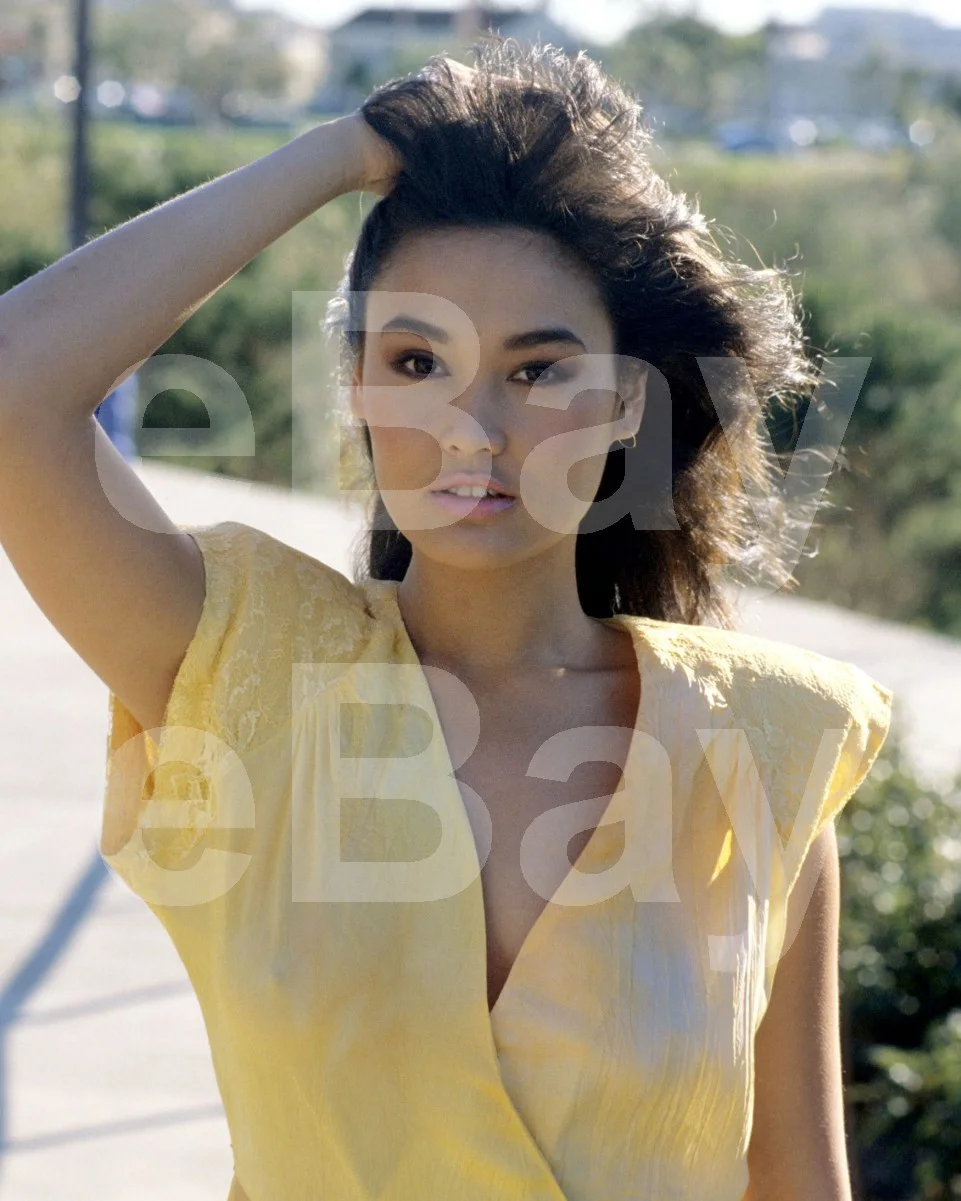 Tia Carrere 16x12 Photo Poster Print, изображение 4