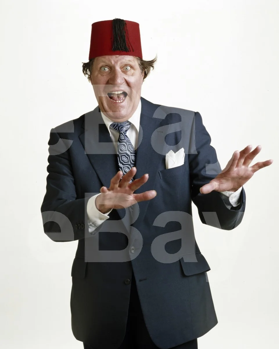 Tommy Cooper 16x12 Photo Poster Print, изображение 4