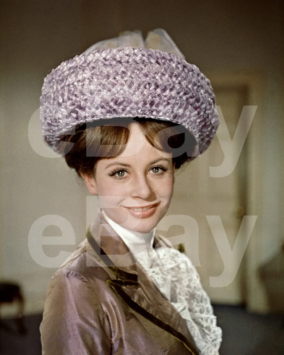 Those Magnificent Men in Their Flying Machines (1965) Sarah Miles 16x12 Photo, изображение 4