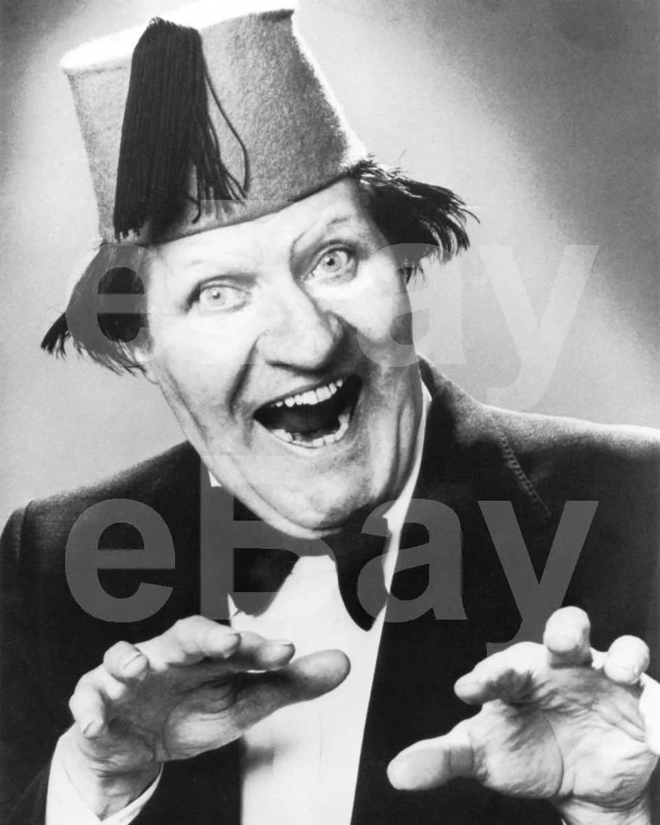 Tommy Cooper 16x12 Photo Poster Print, image 4