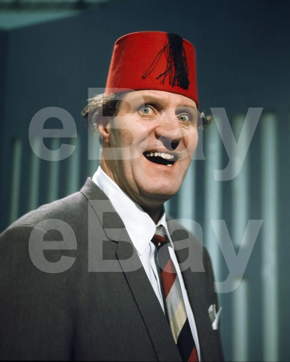 Tommy Cooper 16x12 Photo Poster Print, image 4