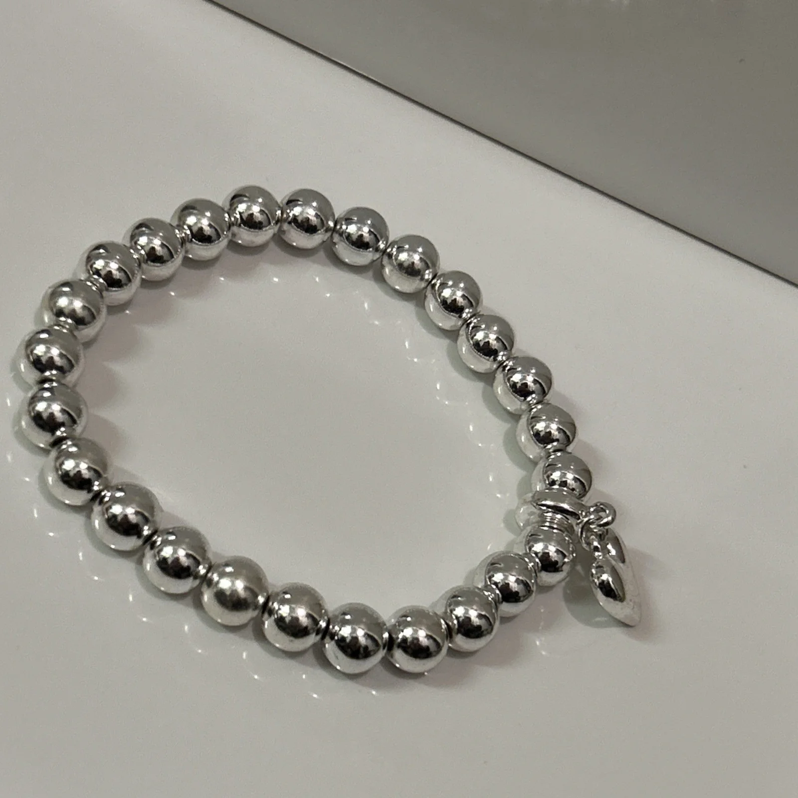 Saltburn Screen India Bracelet Used Movie Prop Film TV COA Thriller Horror Worn, изображение 3