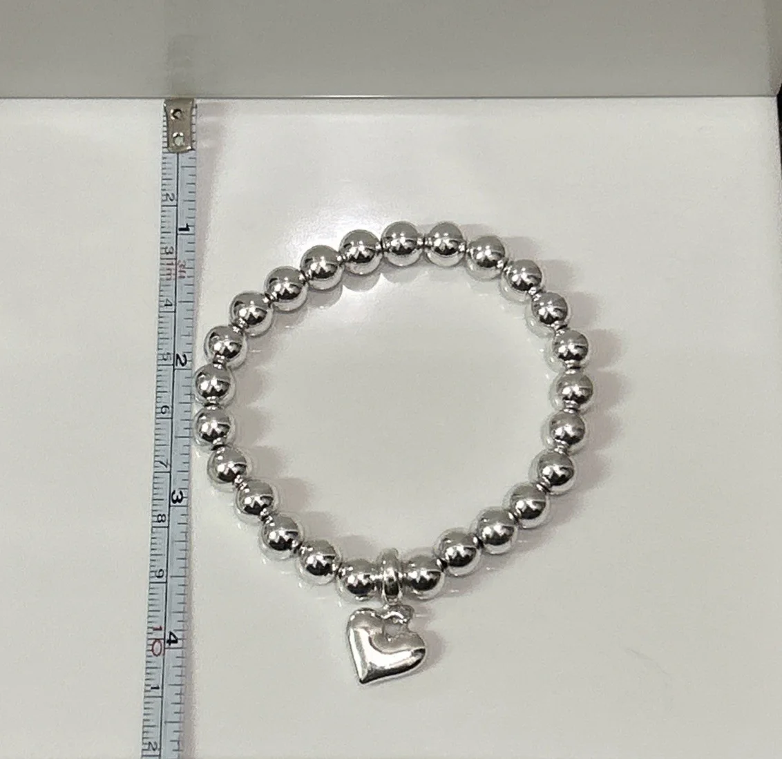 Saltburn Screen India Bracelet Used Movie Prop Film TV COA Thriller Horror Worn, изображение 4