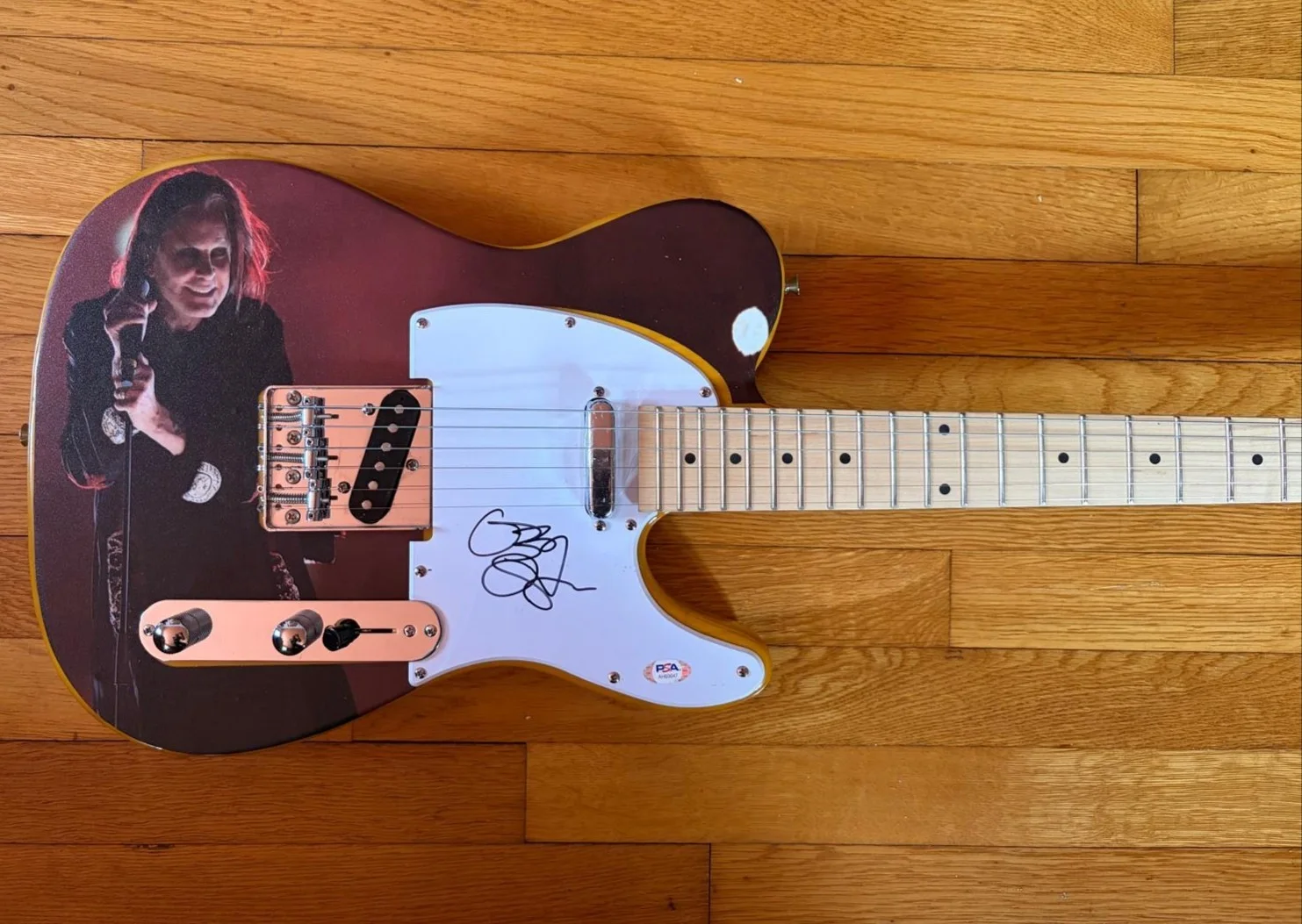 OZZY OSBOURNE — OZZY OSBOURNE SIGNED AUTOGRAPHED CUSTOM WRAP GUITAR PARANOID BLACK SABBATH PSA, image 5