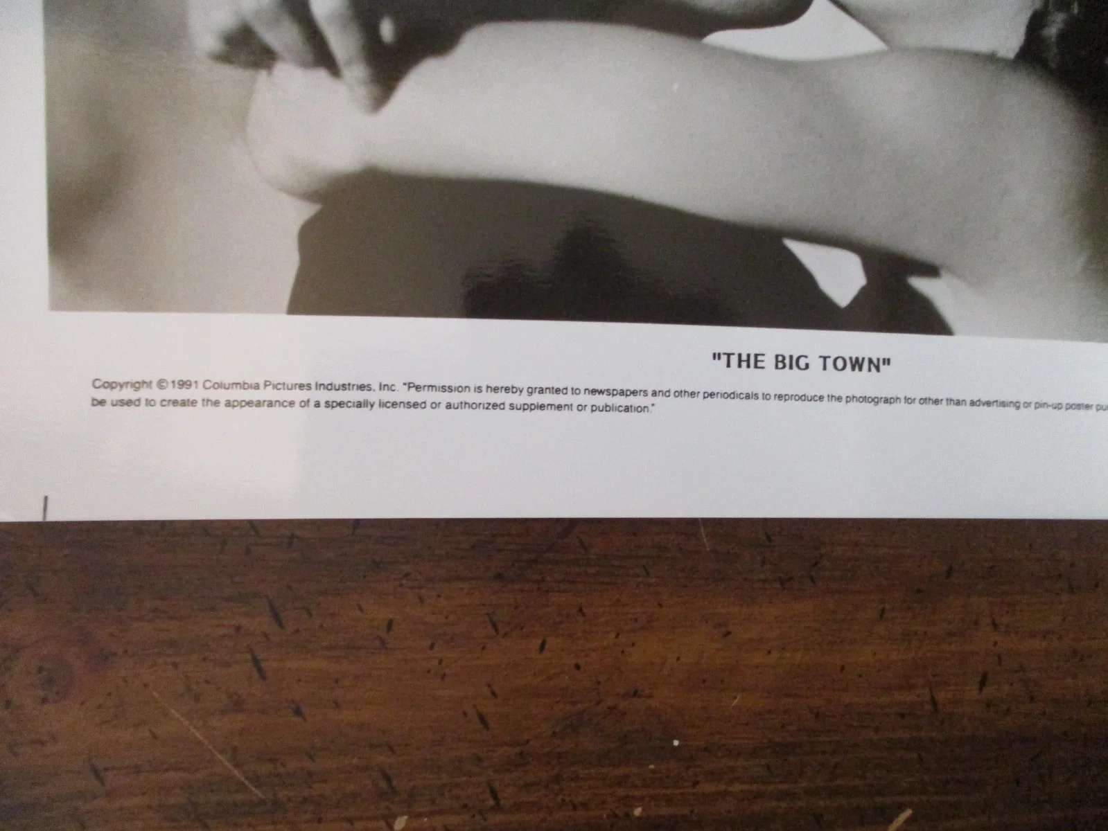 Suzy Amis/Matt Dillon(THE BIG TOWN)1991 10 x 8 Glossy Black & White Press Photo, изображение 2