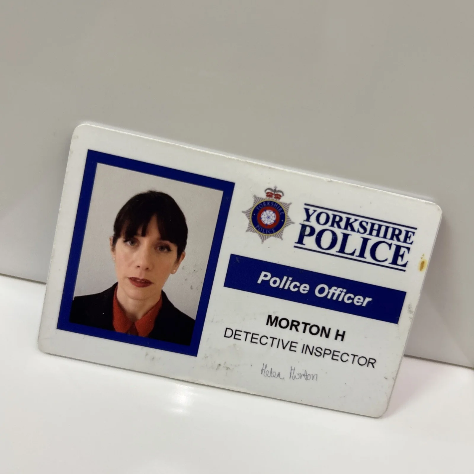 DCI Banks Caroline Catz ID Screen Used Movie Prop Film TV COA Rare Worn Drama, изображение 2