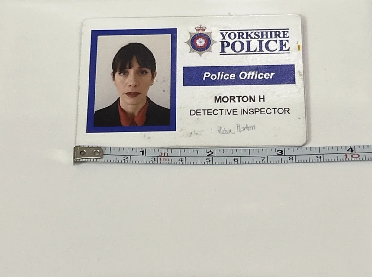 DCI Banks Caroline Catz ID Screen Used Movie Prop Film TV COA Rare Worn Drama, изображение 5