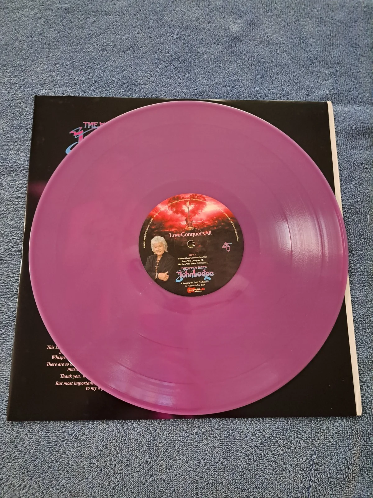 HALL OF FAMER JOHN LODGE OF THE MOODY BLUES SIGNED LOVE CONQUERS ALL VINYL JSA, изображение 5
