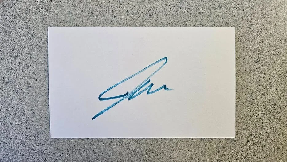 JULIAN McMAHON — JULIAN McMAHON SIGNED 3x5 INDEX CARD AUTOGRAPH - NIP/TUCK