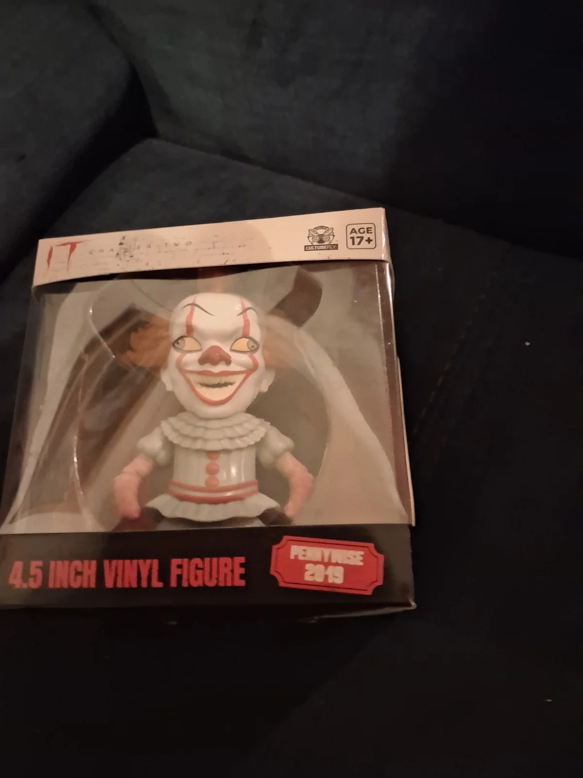 PENNYWISE VINYL FIGURE NEW IN BOX, image 2