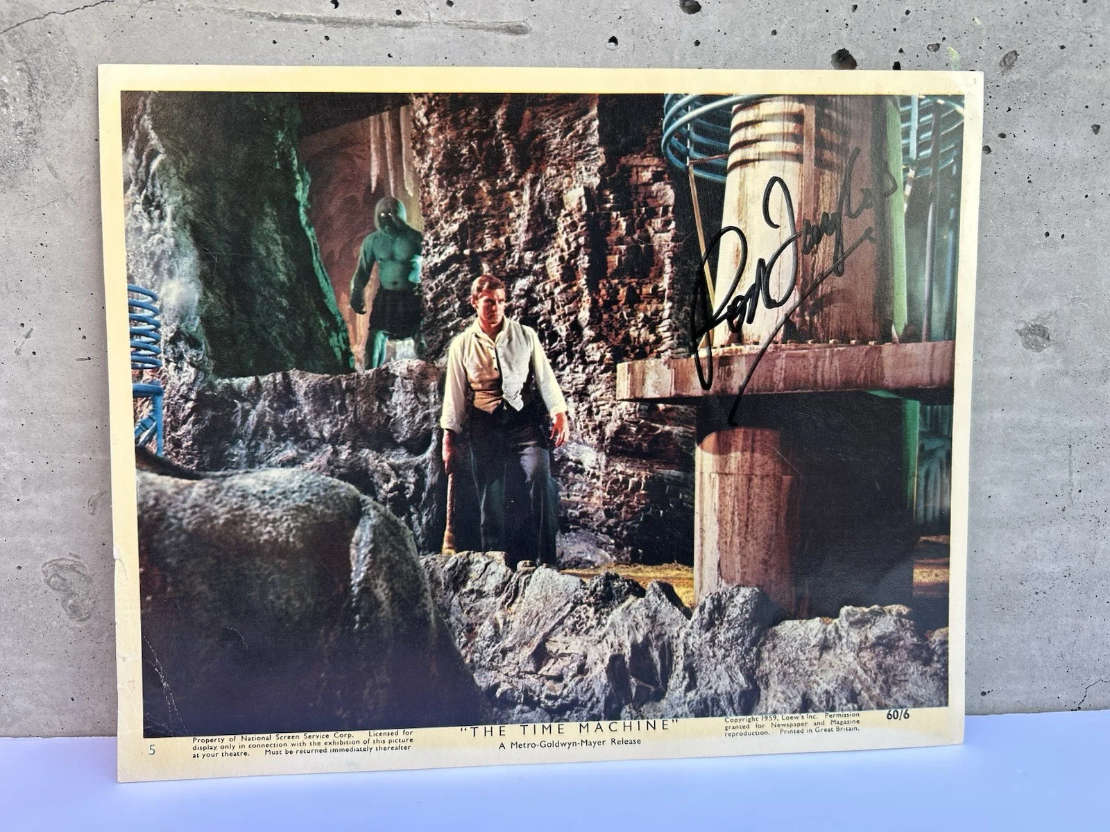 Rod Taylor — Rare Autographed Signed The TIME MACHINE MOVIE 1960 LOBBY CARD #5 ROD TAYLOR, изображение 2