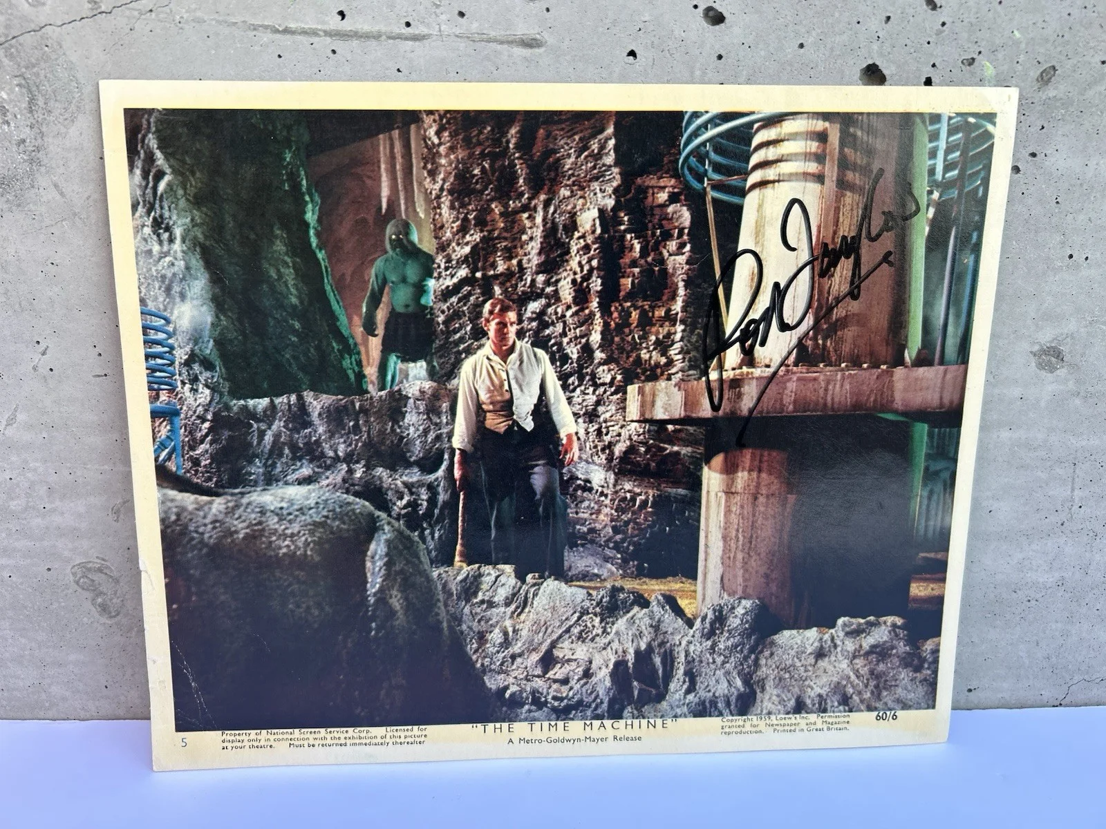 Rod Taylor — Rare Autographed Signed The TIME MACHINE MOVIE 1960 LOBBY CARD #5 ROD TAYLOR, изображение 3