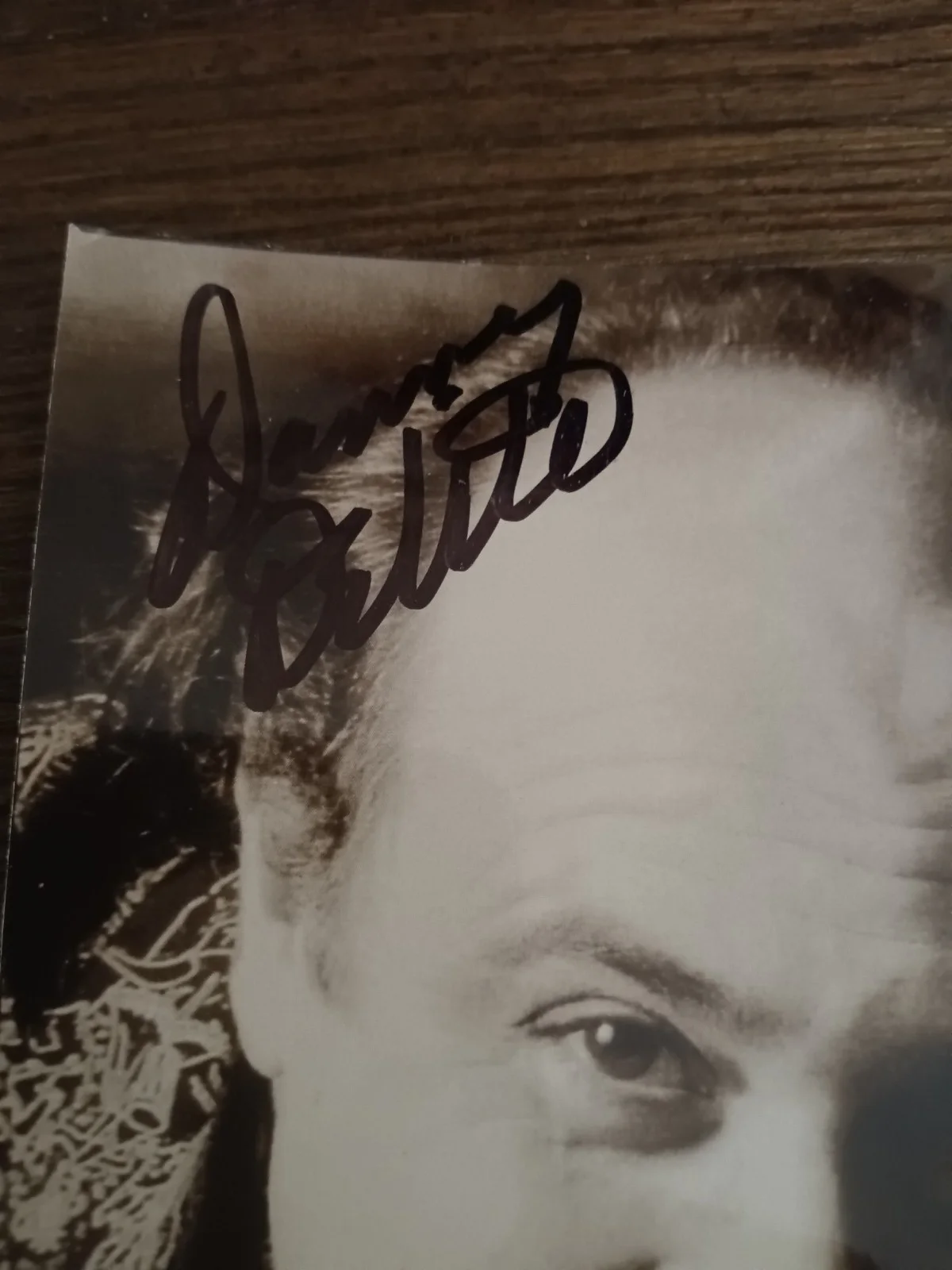 Danny Devito — Danny Devito Hand Signed 4x6 B&W Photo With COA, image 2