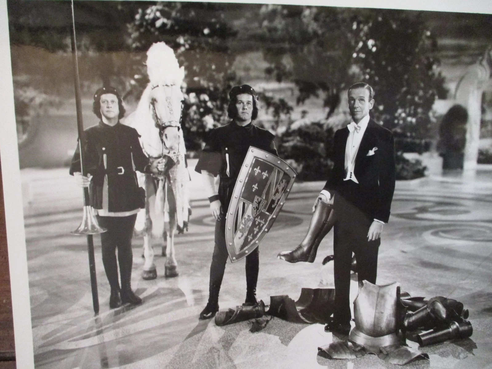 Fred Astaire(THE STORY OF VERNON AND IRENE CASTLE)1982 10 x 8 B & W Press Photo, изображение 2