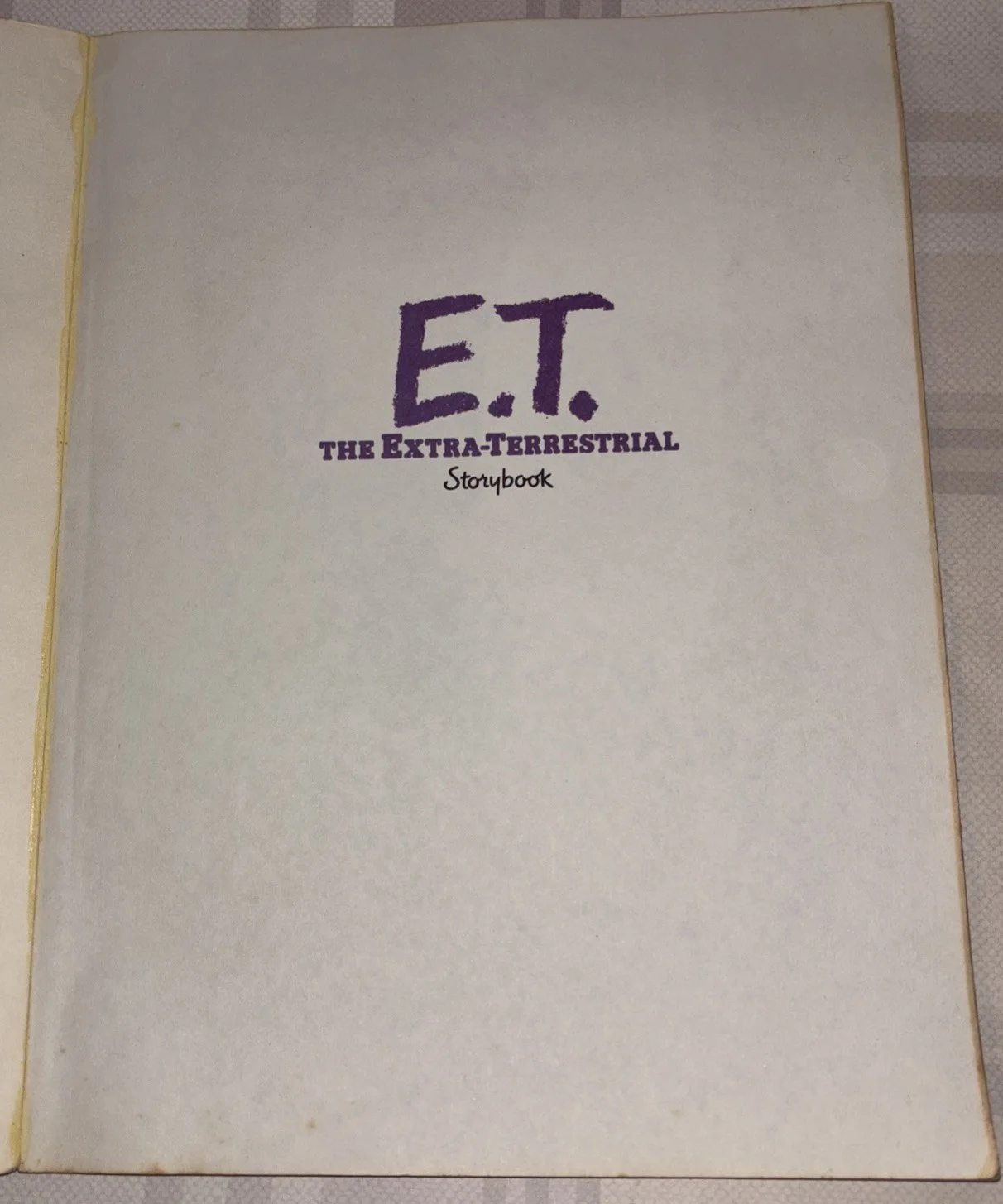 E.T. THE EXTRA-TERRESTRIAL STORYBOOK / BOOK ORIGINAL FROM 1982 FILM/MOVIE PHOTOS, изображение 2