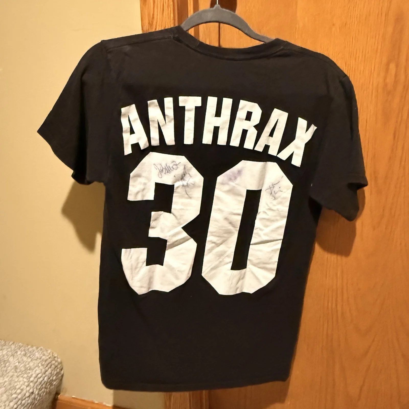 Signed Anthrax Band Signed Tee Shirt 2011 Small Size, image 3