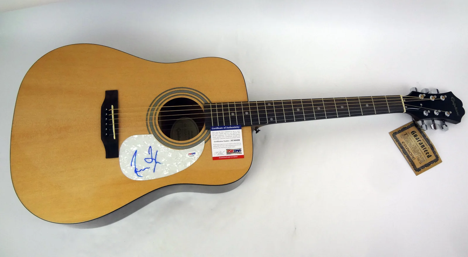 James Taylor — James Taylor Fire and Rain Signed Autograph Epiphone Acoustic Guitar PSA/DNA COA, image 3