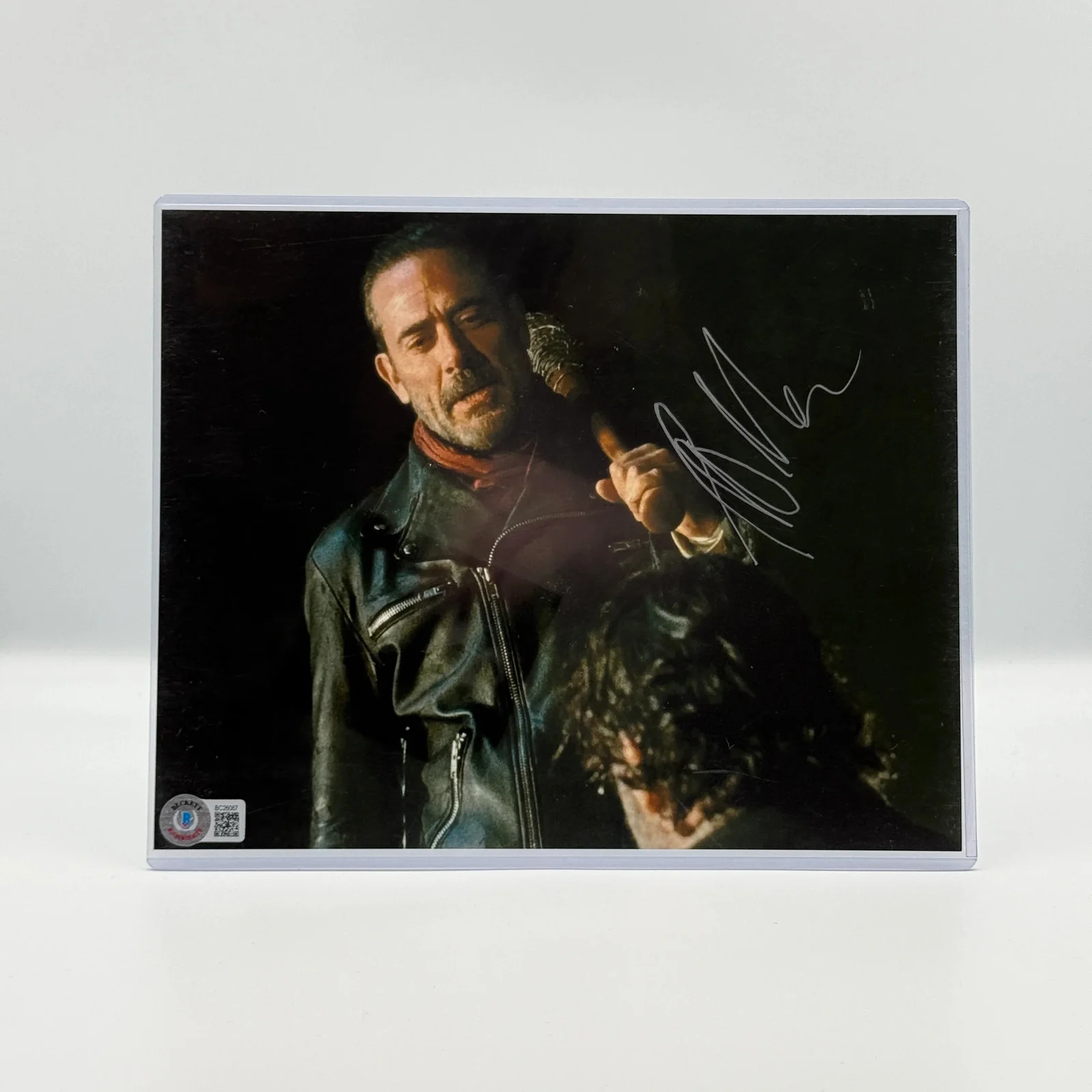 Jeffrey Dean Morgan — The Walking Dead Jeffrey Dean Morgan Negan Signed 8x10 Photo Beckett