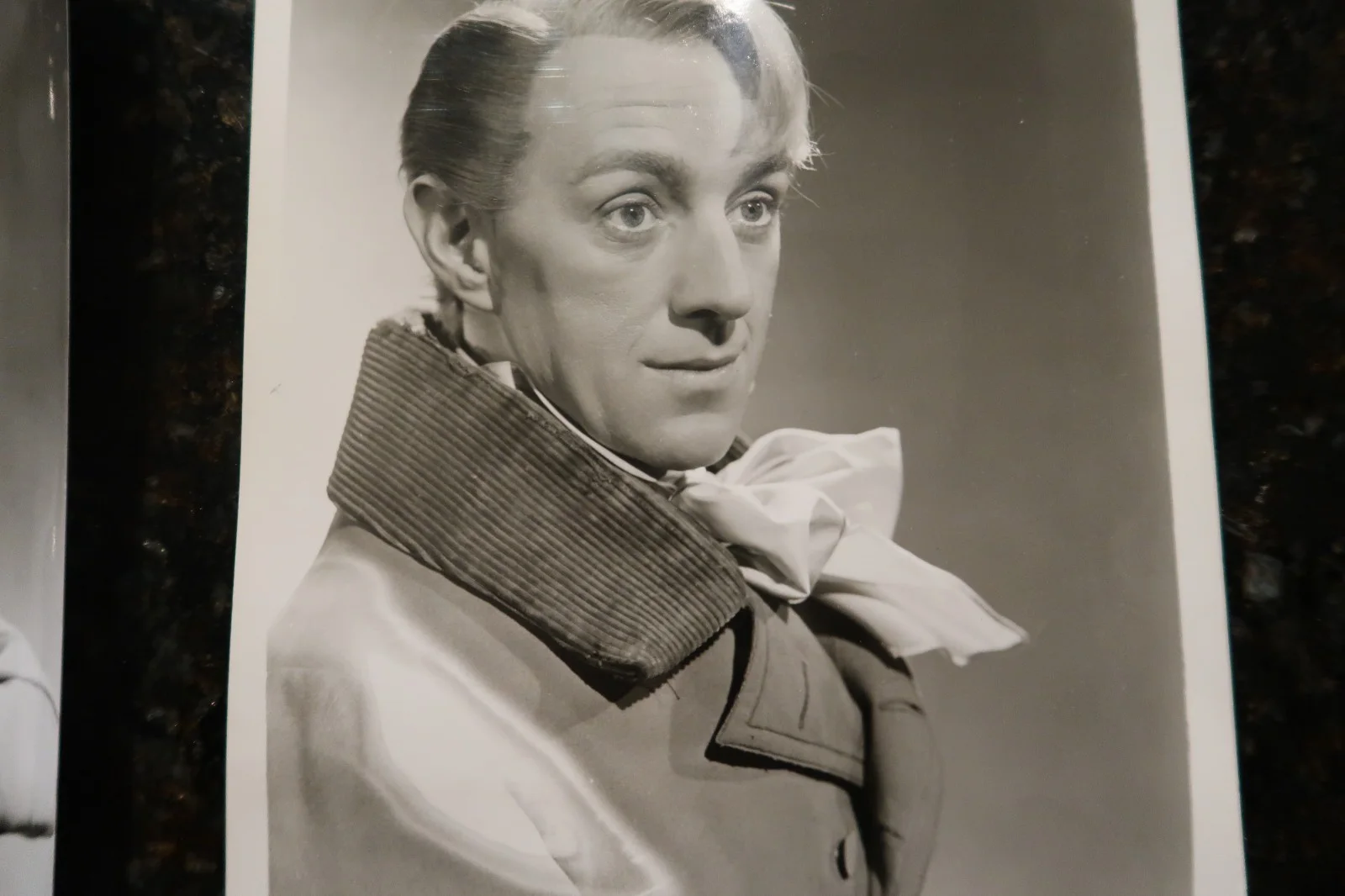 Alec Guinness — ALEC GUINNESS ORIGINAL 8X10 CLOSE -UPS PHOTOS, FROM 1ST MOVIE GREAT EXPECTATIONS, изображение 4