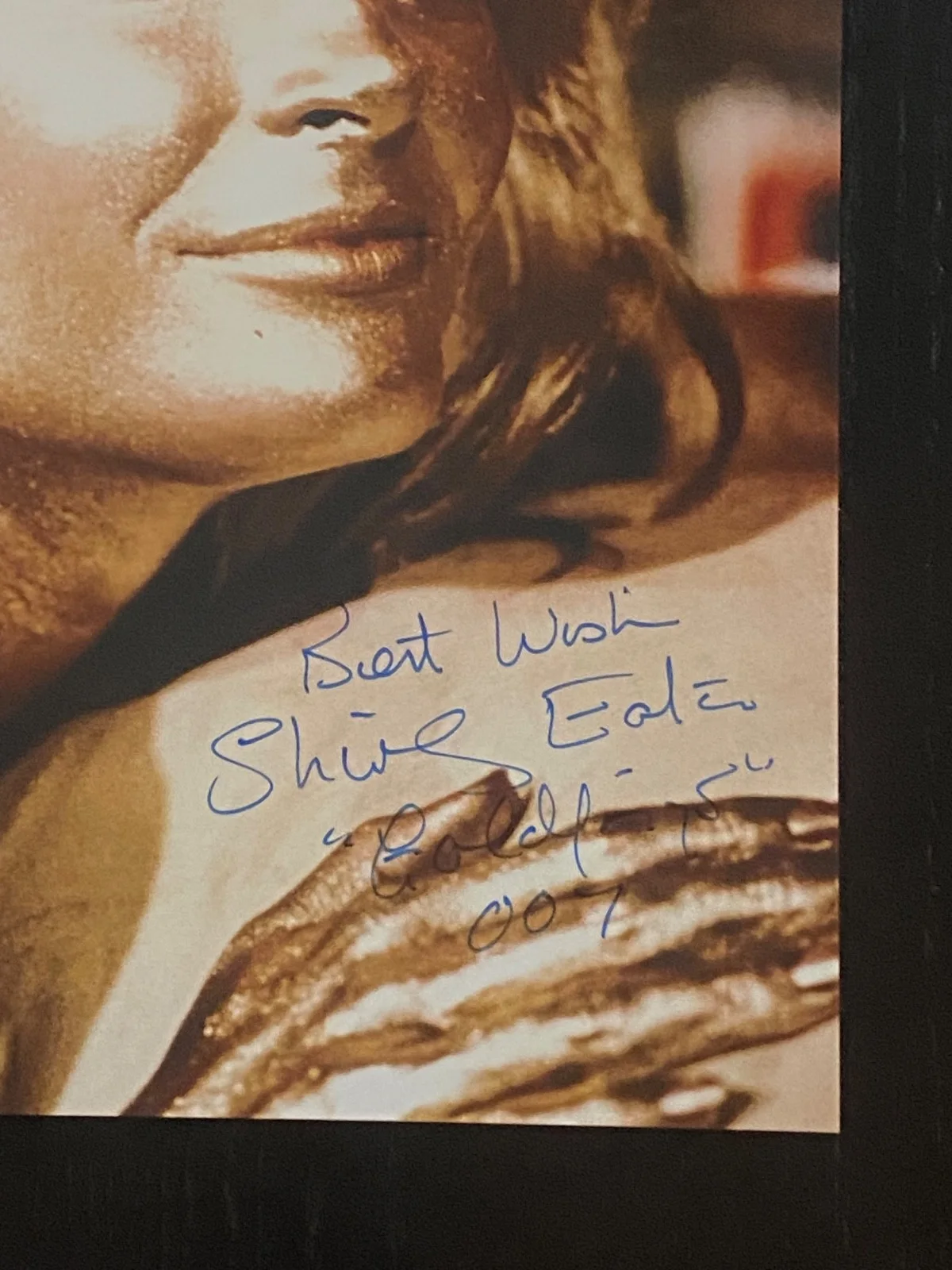 SHIRLEY EATON — SHIRLEY EATON IN PERSON SIGNED PHOTO FROM THE 1964 JAMES BOND FILM GOLDFINGER, изображение 2