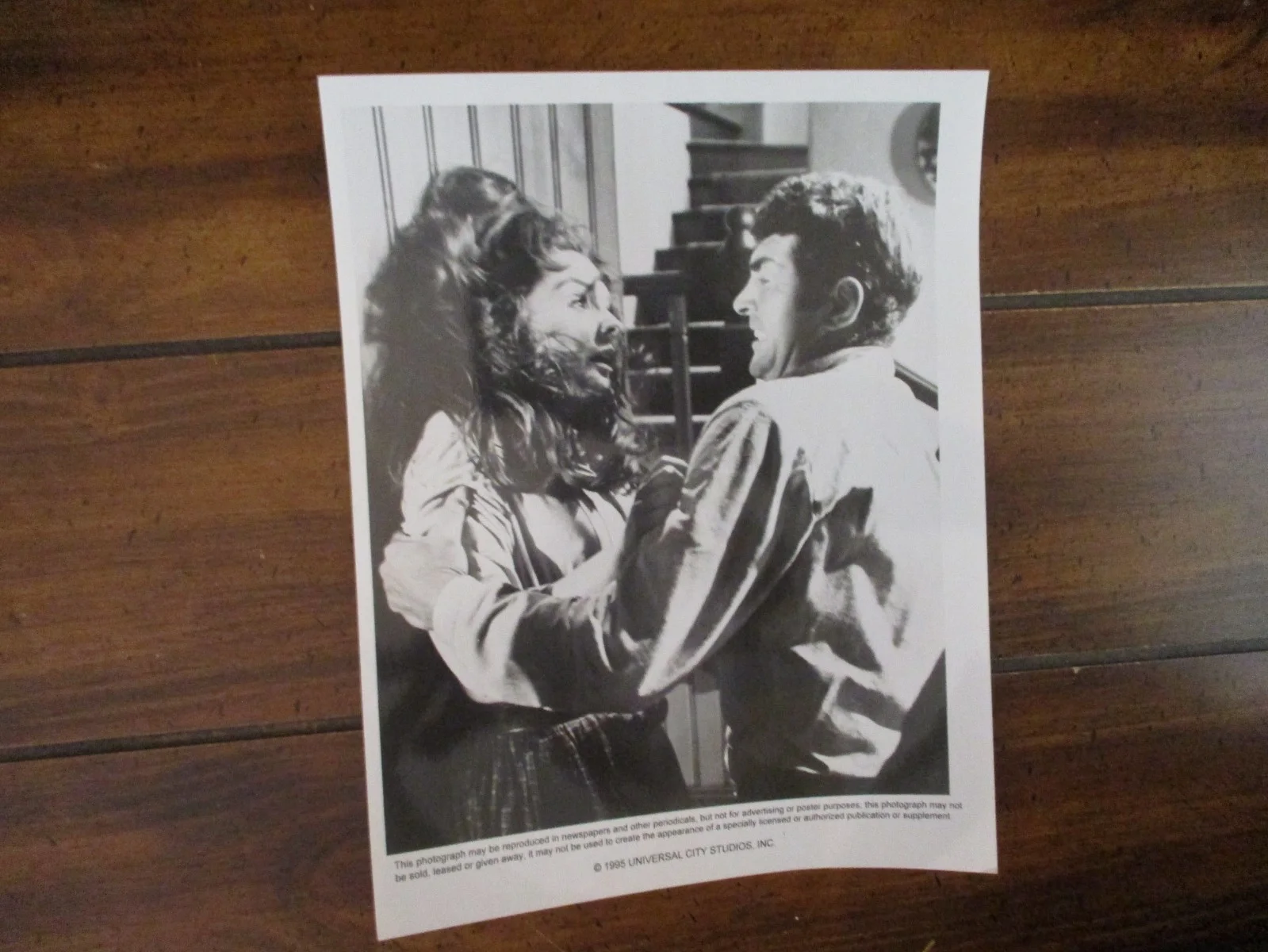 Jean Simmons/Dean Martin("ROUGH NIGHT IN JERICHO")1995 8 x 10 B & W Press Photo, изображение 2