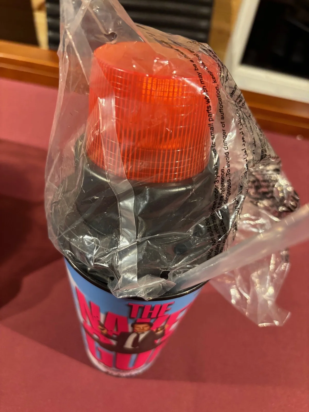 The Naked Gun Beaver Popcorn Bucket and Police Siren Cup Memorabilia Bundle, изображение 2