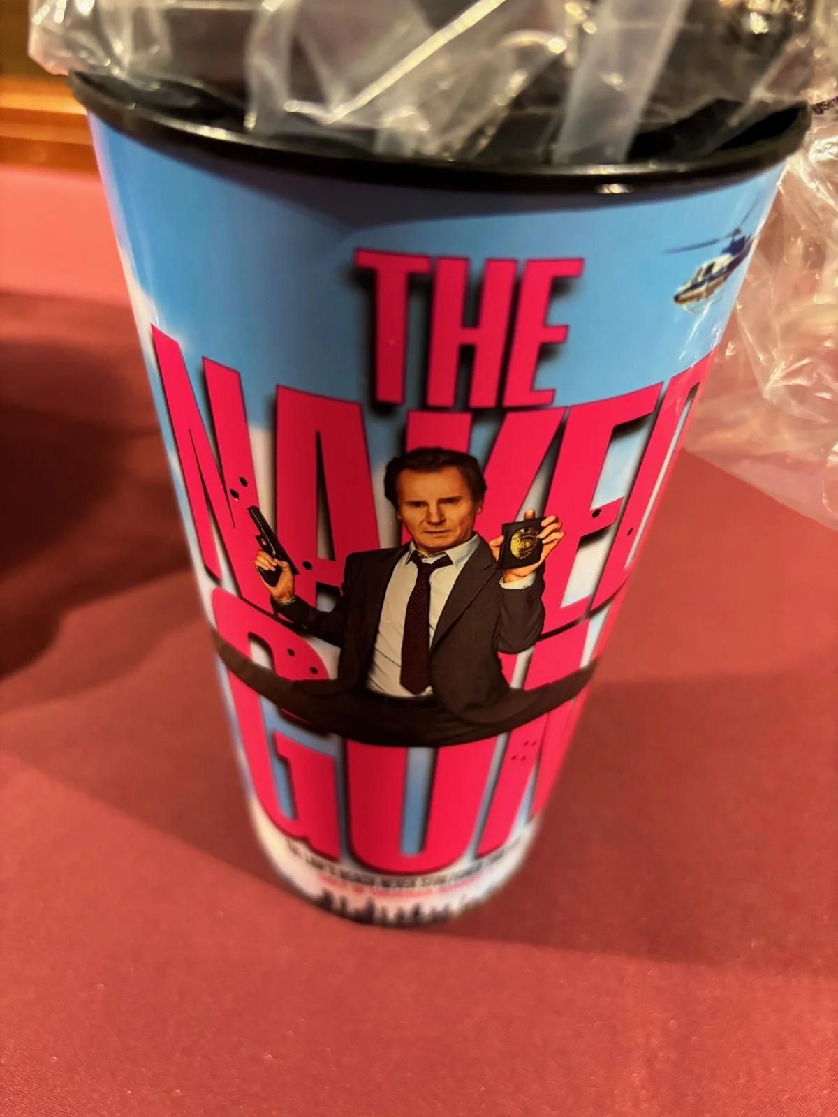 The Naked Gun Beaver Popcorn Bucket and Police Siren Cup Memorabilia Bundle, изображение 3