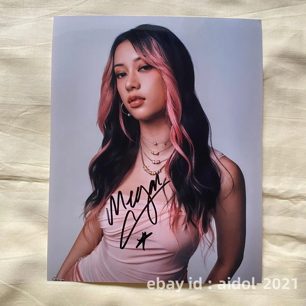 KATSEYE MEGAN Autographed Signed Photo POP GIFTS Collection 8*10 2026B, изображение 3