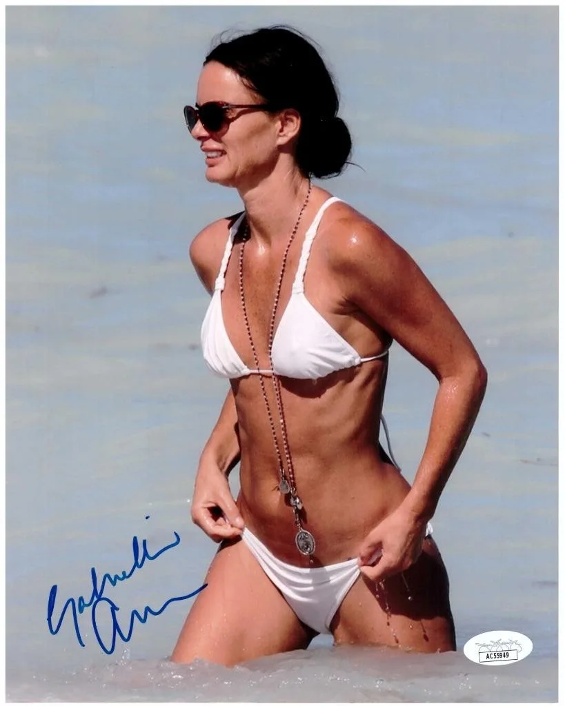GABRIELLE ANWAR — GABRIELLE ANWAR Signed 8x10 Photo Burn Notice JSA AH55949