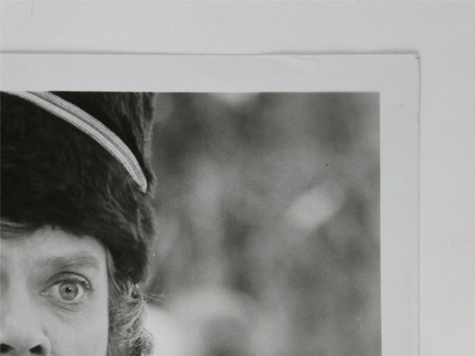 Malcolm McDowell — Malcolm McDowell Signed 8x10 Promo Photo Royal Flash Autographed JSA COA, image 4