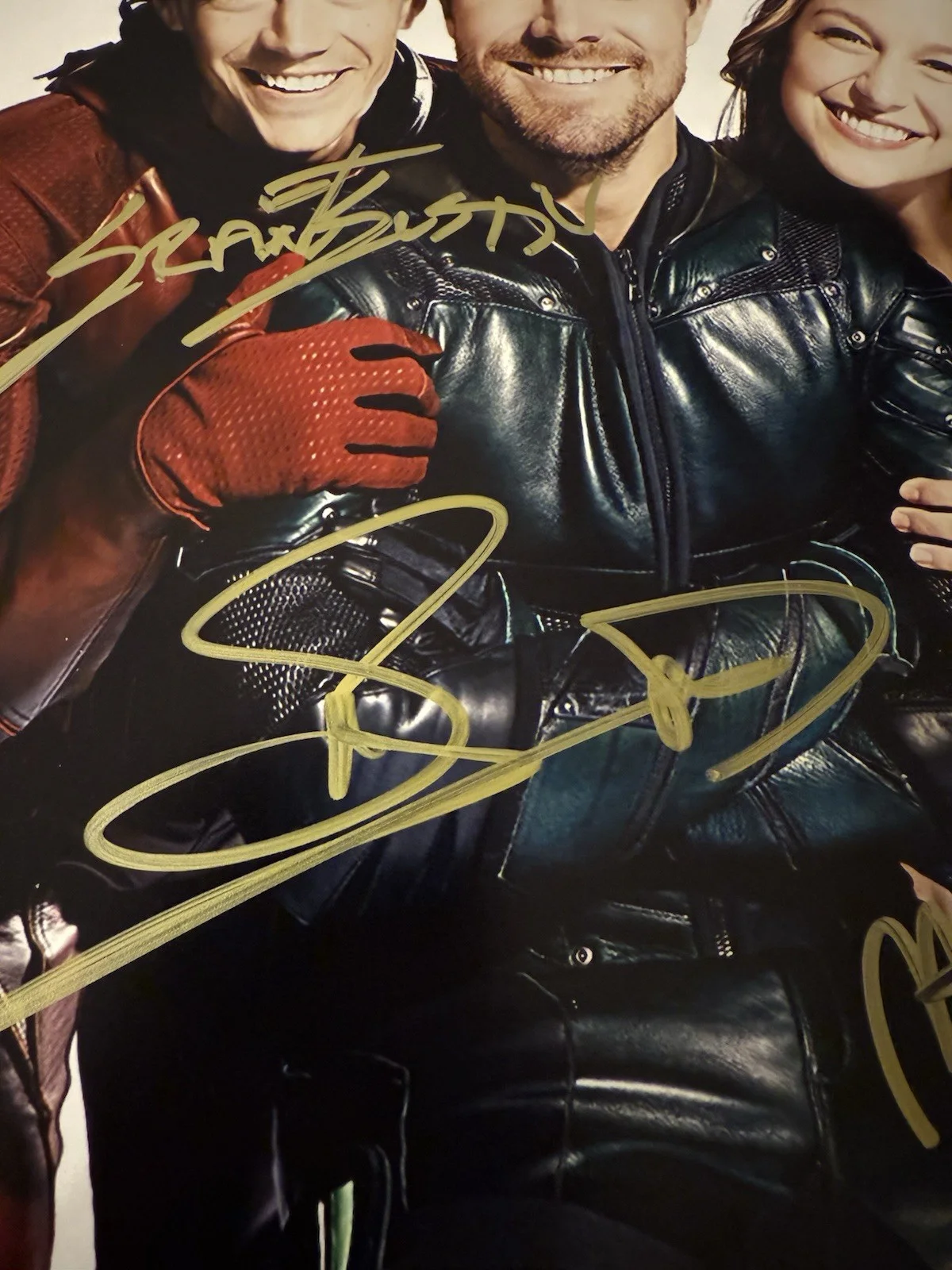 Melissa Benoist, Grant Gustin, Stephen Amell — Grant Gustin Stephen Amell Melissa Benoist Autographed Signed 8x10 JSA Authentic, image 3