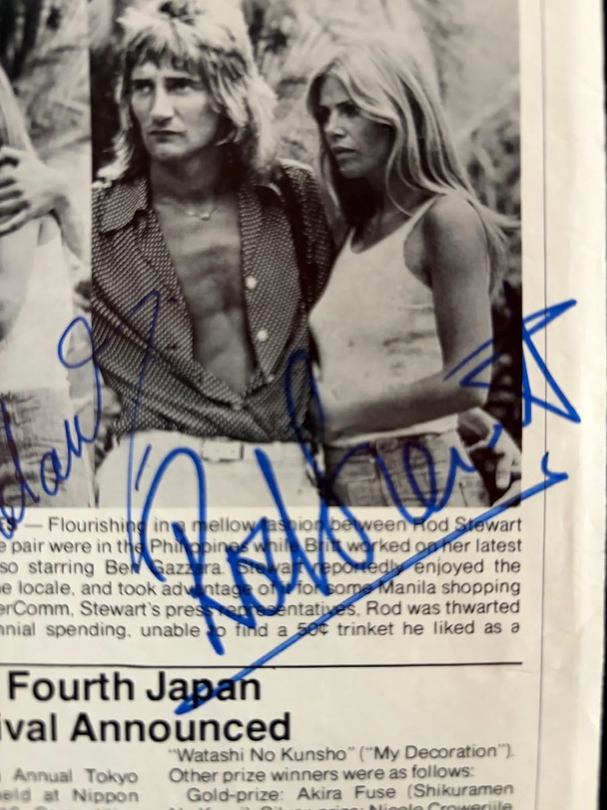 Rod Stewart, Britt Ekland — ROD STEWART BRITT EKLAND SIGNED AUTOGRAPHED 11X14 MAGAZINE PAGE CASH BOX PSA COA, изображение 4