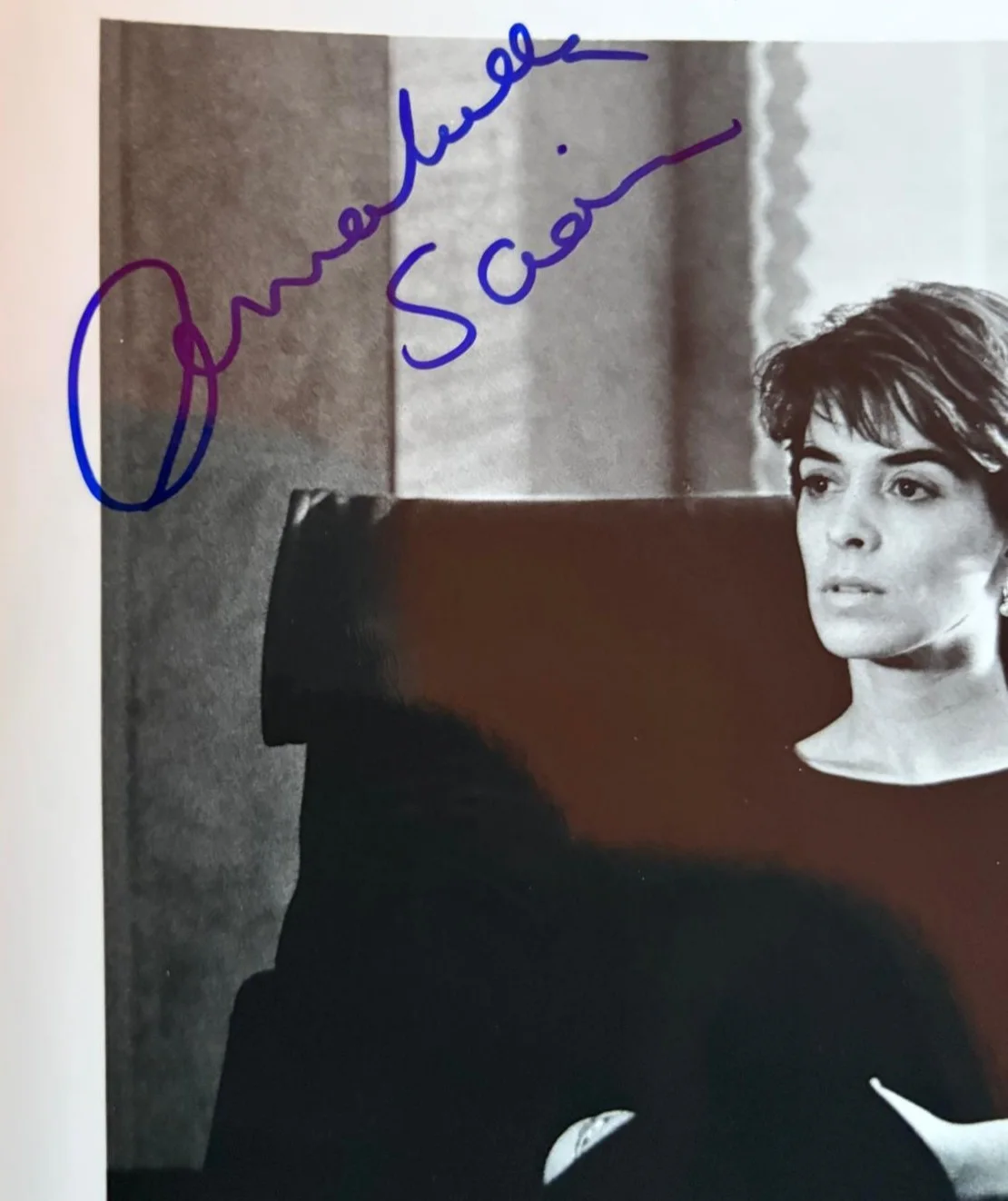 Annabella Sciorra — ANNABELLA SCIORRA SIGNED AUTOGRAPHED 8X10 PHOTO WHISPERS IN THE DARK JSA COA A, изображение 2