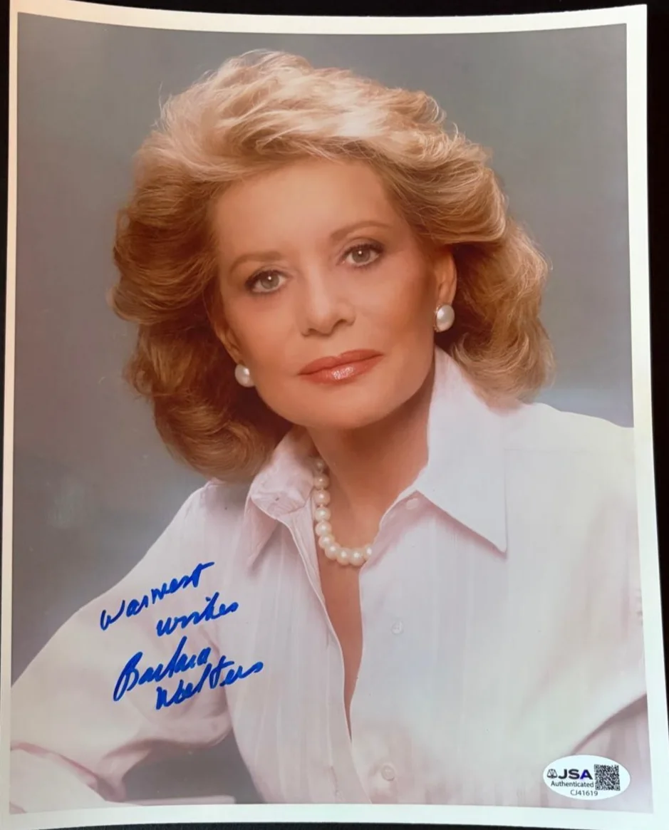 Barbara Walters — BARBARA WALTERS SIGNED AUTOGRAPHED 8X10 PHOTO THE VIEW TODAY ABC NEWS JSA