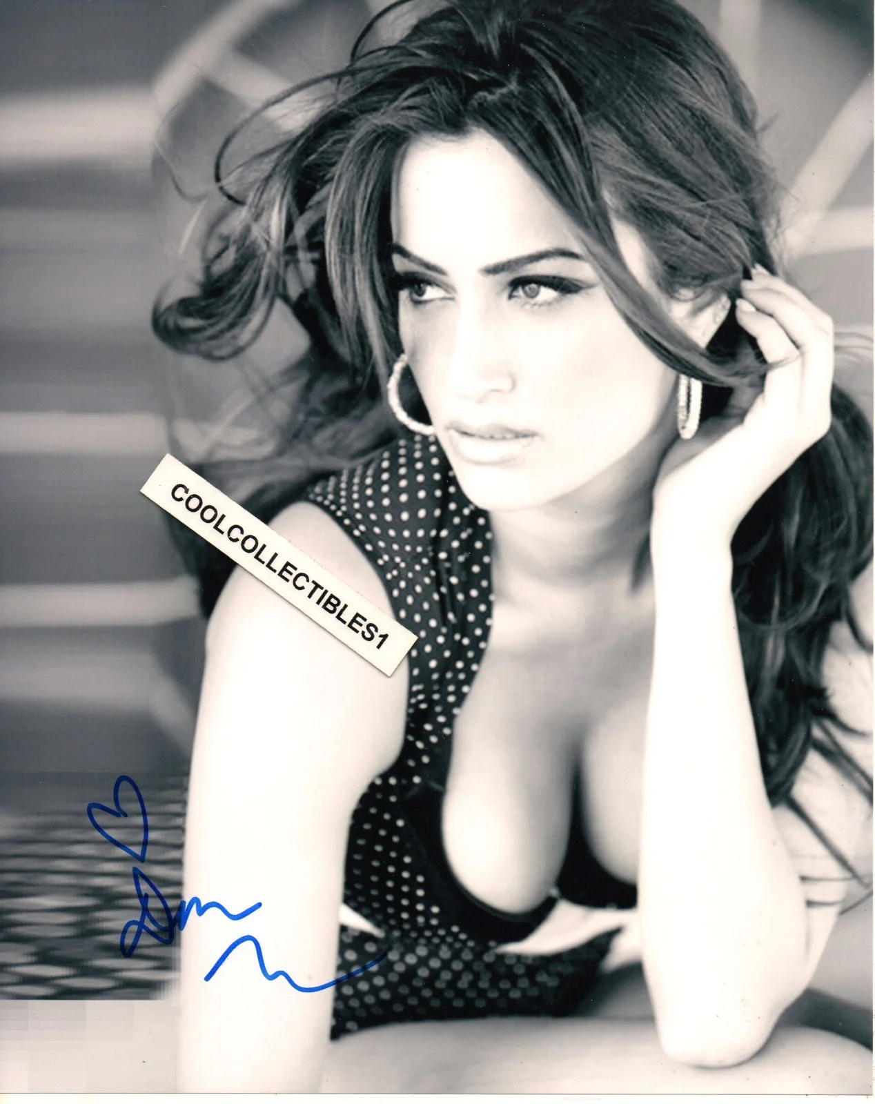 DONNA FELDMAN — DONNA FELDMAN "FASHION HOUSE" IN PERSON SIGNED 8X10 BLACK & WHITE PHOTO 1 PROOF