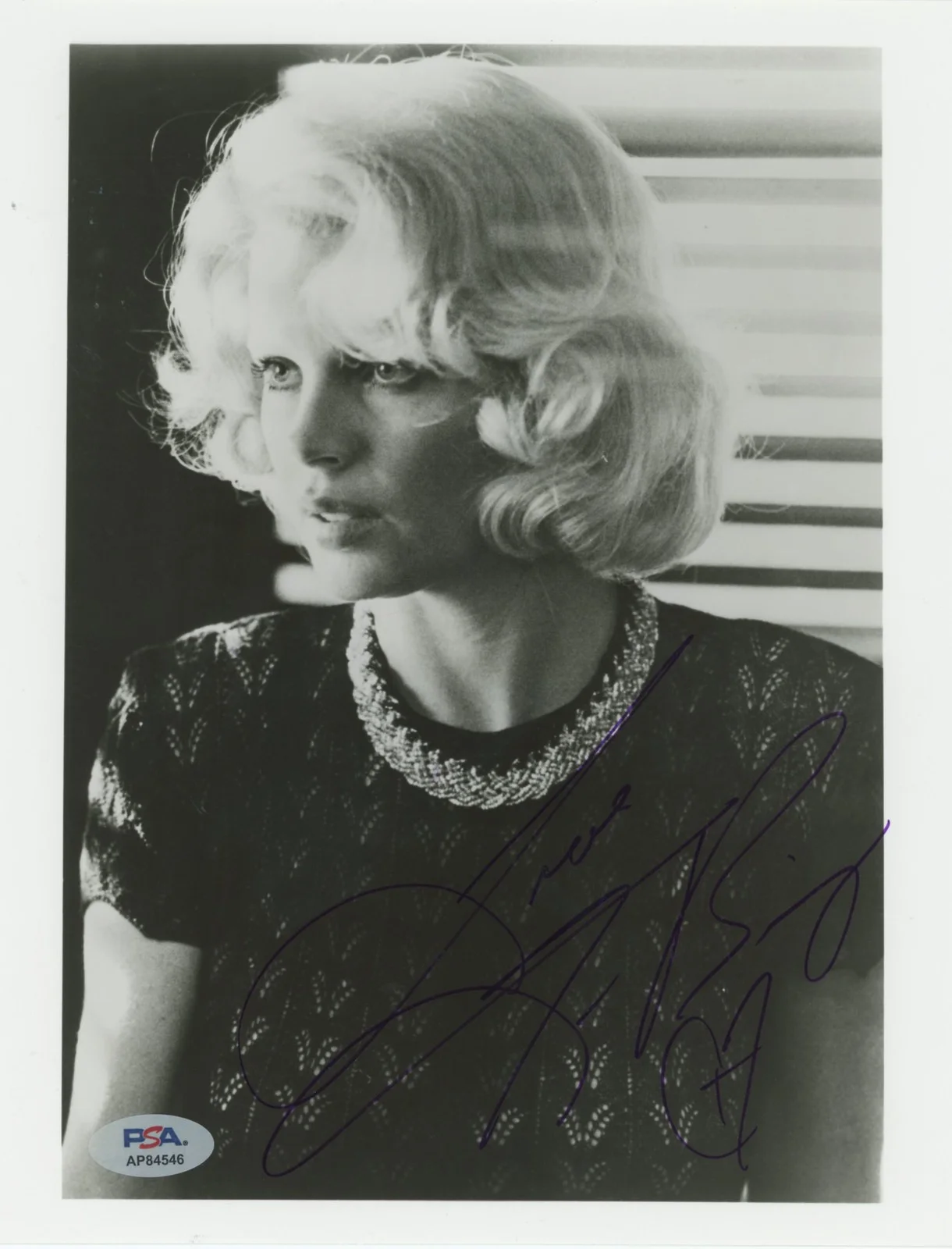 Kim Bassinger — Kim Bassinger The Natural Authentic Signed 8x10 Vertical Photo PSA/DNA #AP84546