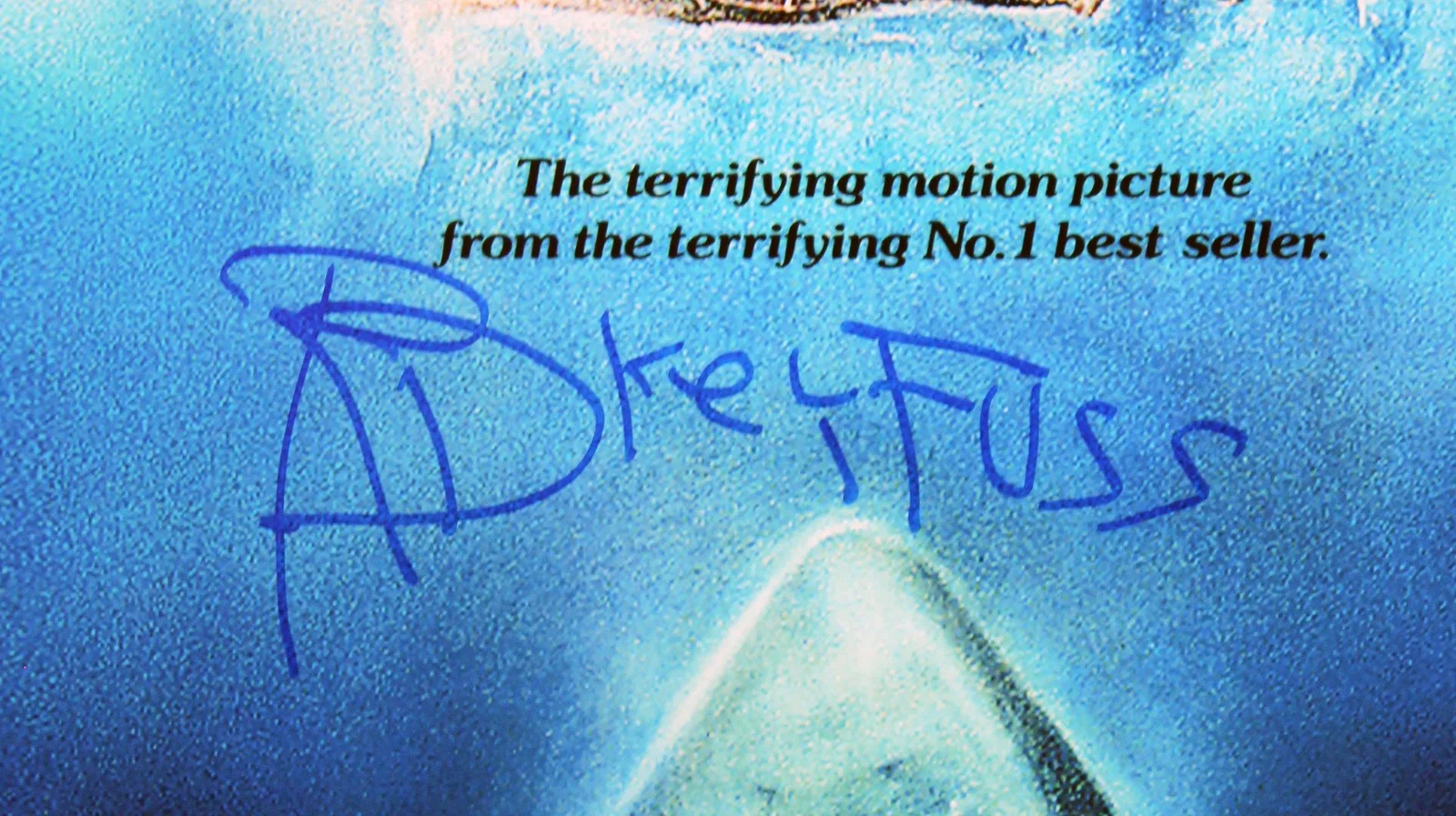 Richard Dreyfuss — Richard Dreyfuss Jaws Signed 12x18 Mini Movie Poster Photo BAS #BV25100, image 2