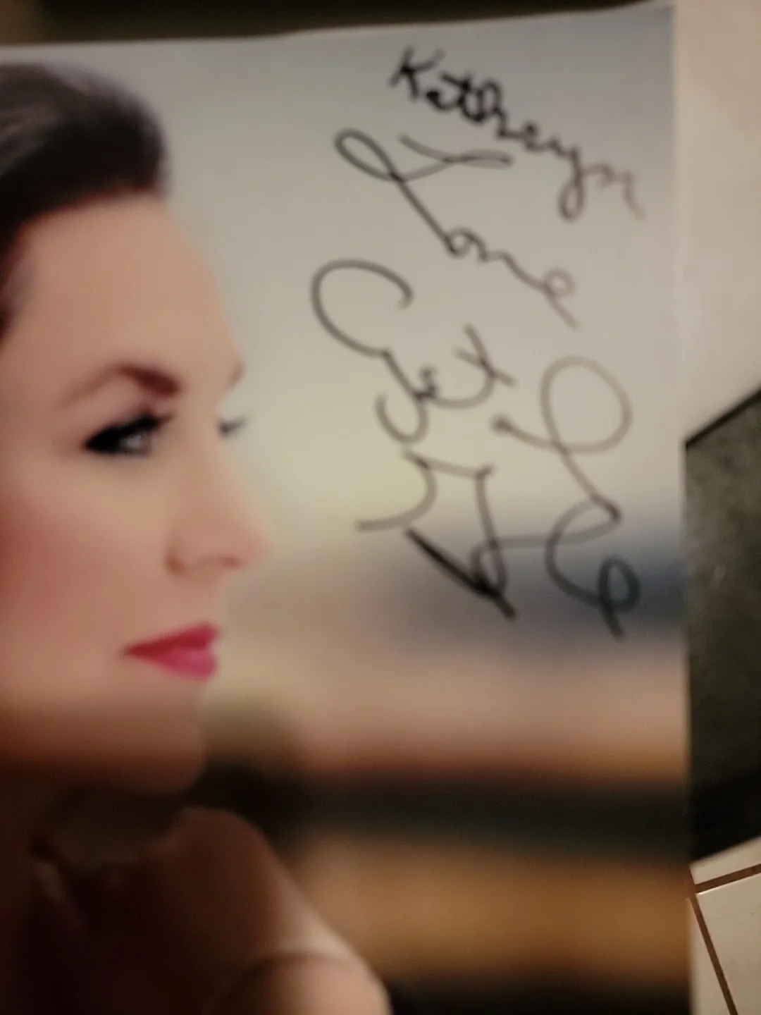 CRYSTAL GAYLE Signed Autographed 8x10 Photograph - "Kathryn", image 2