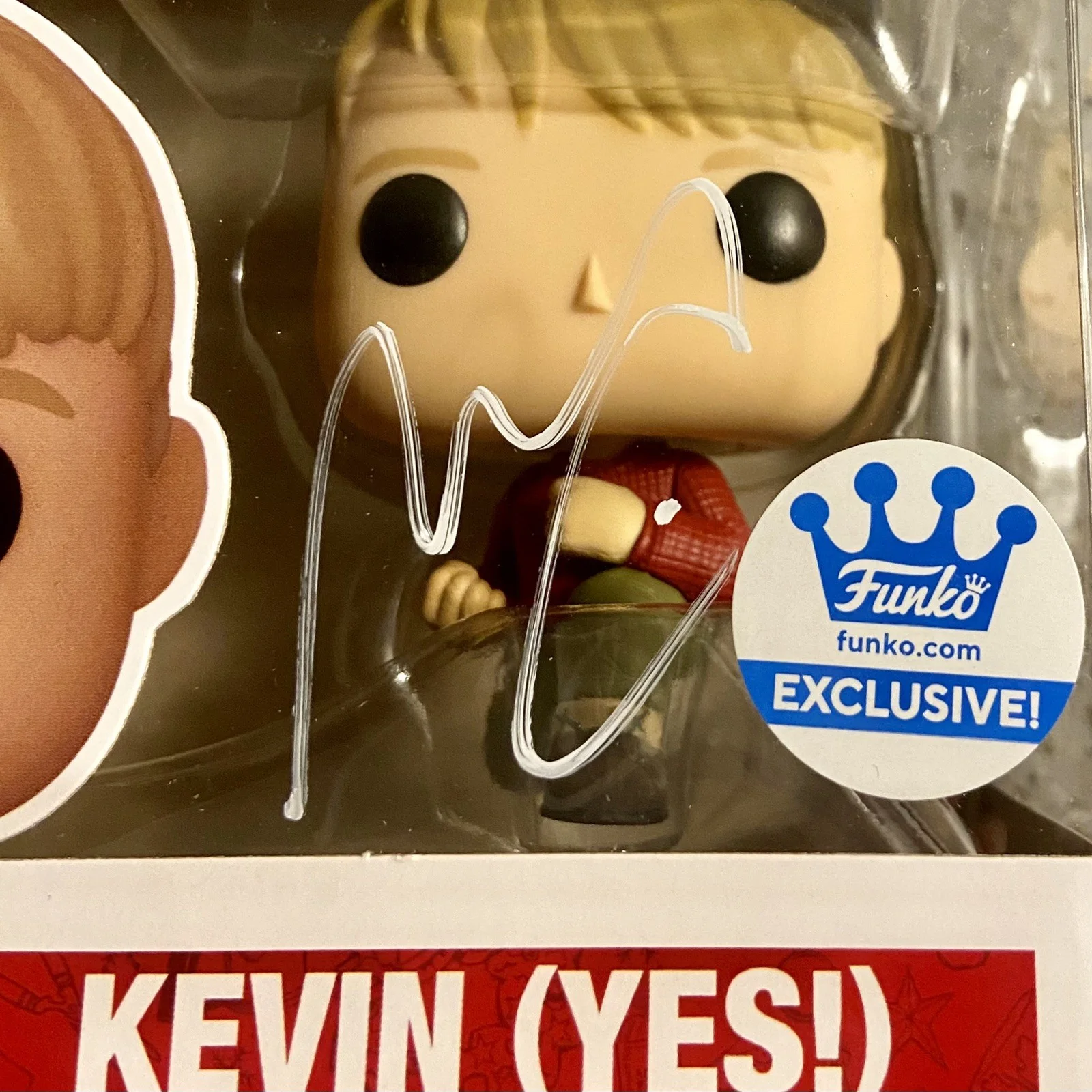 Macaulay Culkin — Macaulay Culkin SIGNED Home Alone Kevin YES! Exclusive Funko Pop 1272- BAS COA, изображение 2