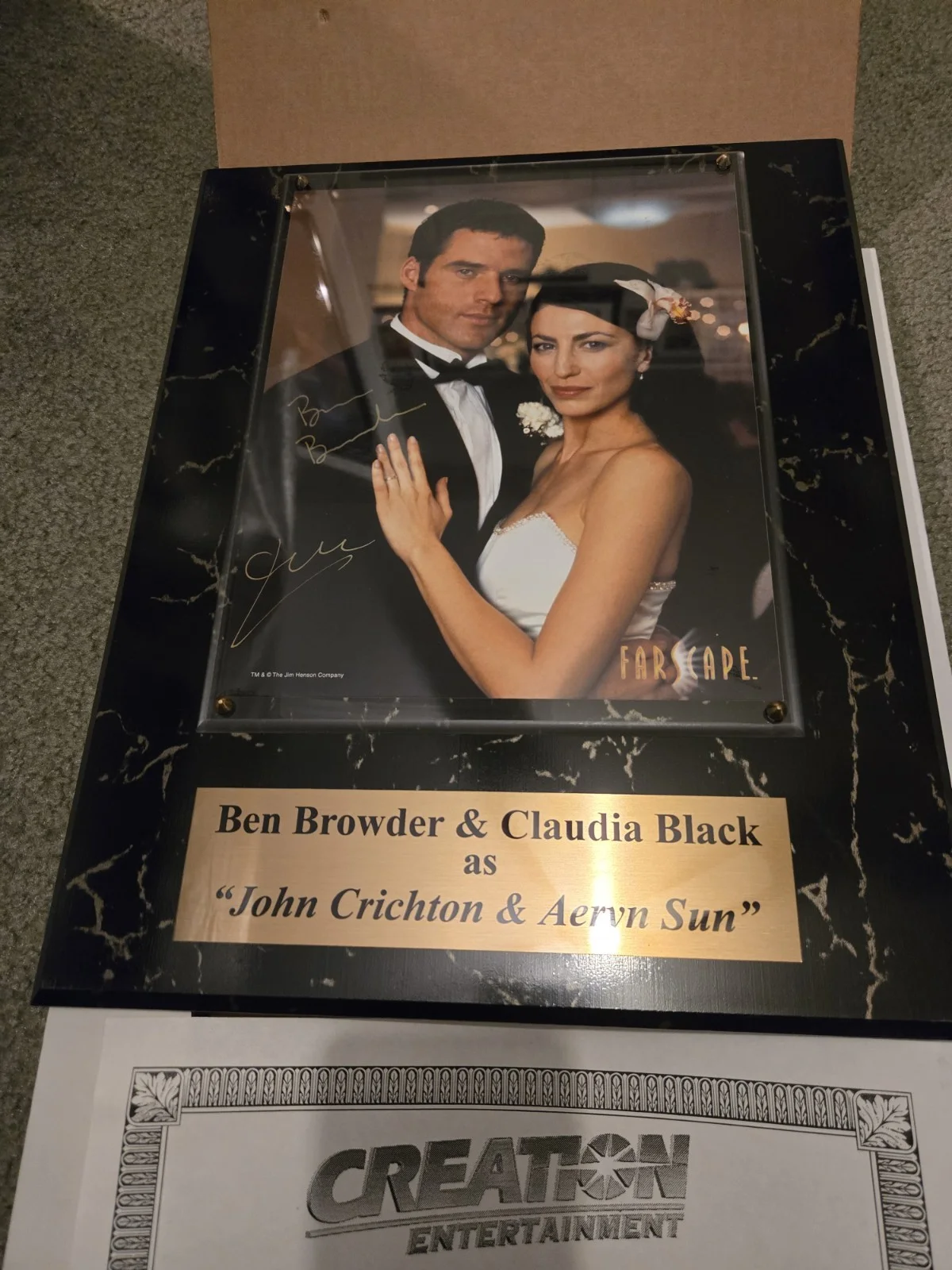 Claudia Black, Ben Browder — 2000 Farscape Signed Claudia Black & Ben Browder Wedding 8x10 Photo Plaque w COA, изображение 2