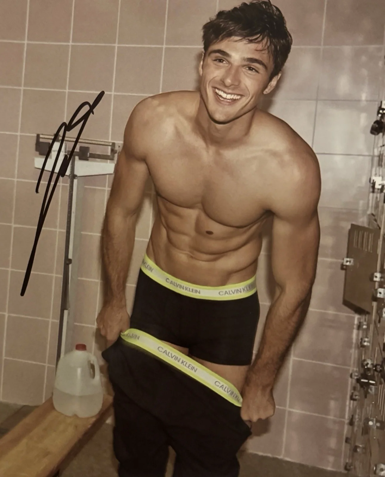 Jacob Elordi — Jacob Elordi Signed Autographed 8x10 Sexy Male Model Actor