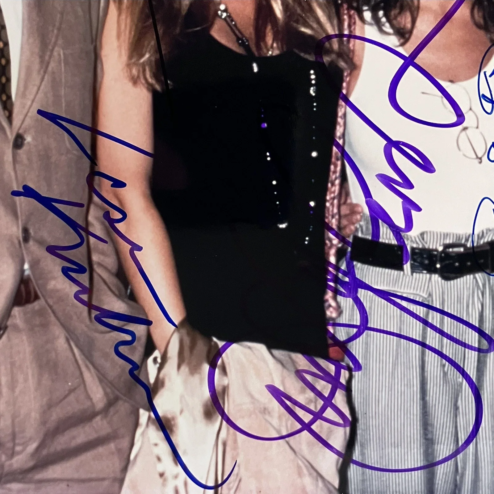Schwimmer, Kudrow, Aniston, Cox, LeBlanc, Perry — “FRIENDS” SIGNED By All 6 VINTAGE PHOTO / Aniston, KUDROW, Cox, PERRY, LeBlanc &, image 3