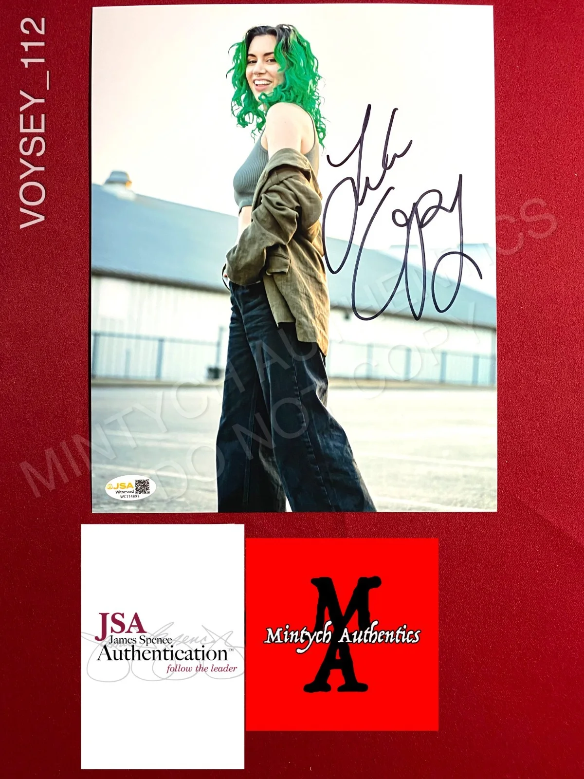 Lauren LaVera — Leah Voysey autographed signed 8x10 photo Terrifier 2 Clown Cafe JSA COA