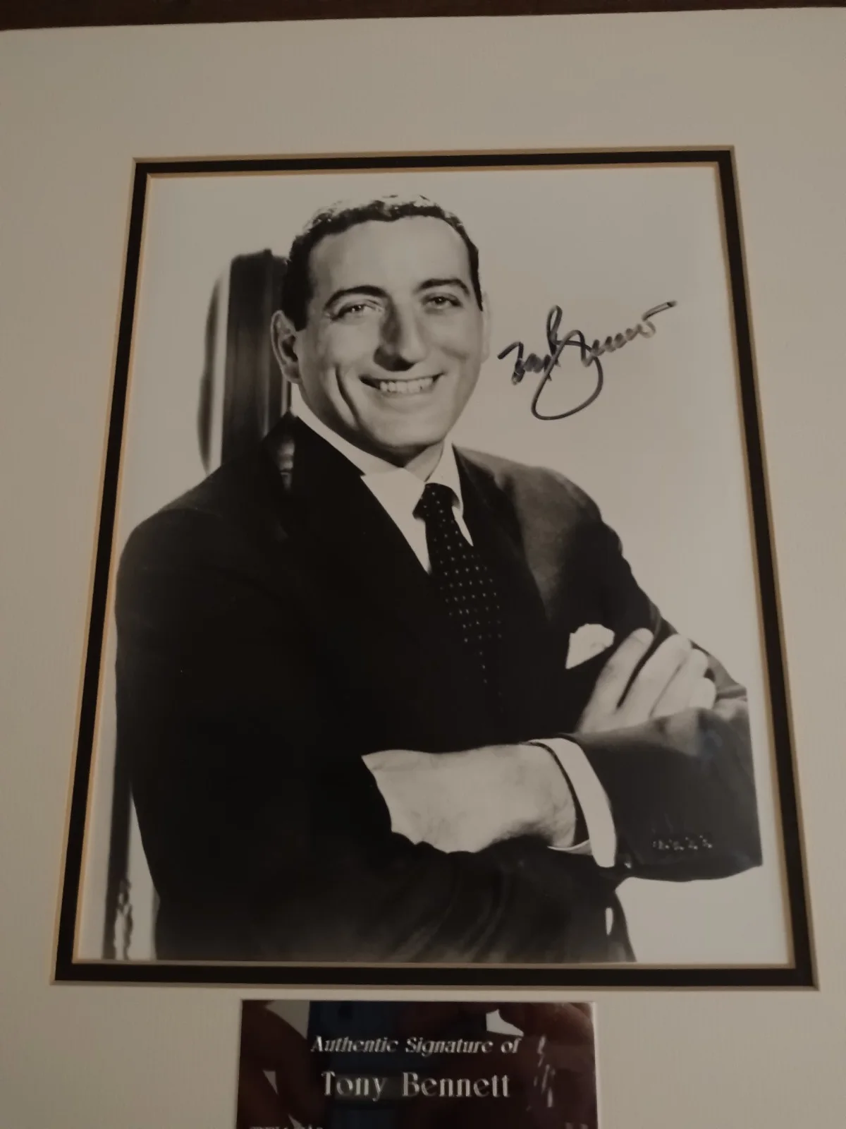 Tony Bennett Hand Signed 8x10 Picture Photo signed Paper Framed With COA, image 2