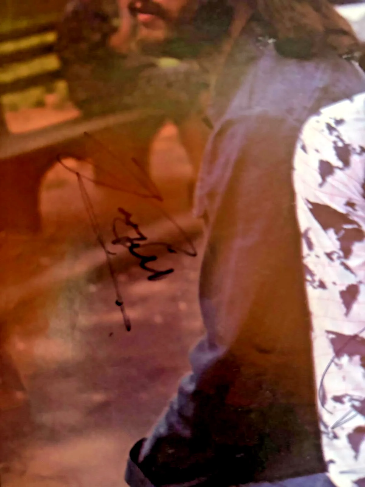 Barry Gibb, Robin Gibb, Maurice Gibb — BEE GEES BARRY ROBIN MAURICE GIBB SIGNED 11X14 MAGAZINE PAGE CASH BOX PSA COA B, image 4